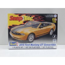 Revell 11963 Ford Mustang GT Convertible 2010  1:25